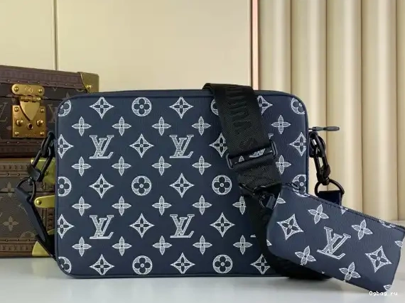Nano Alpha-24*16*8 cm LOUIS VUITTON 0615